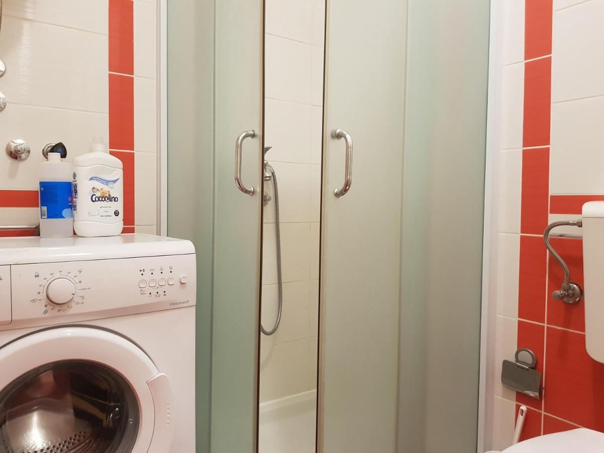Rajiceva 5- Apartman Sa Prostranom Terasom I Garaznim Mestom Kragujevac Exterior photo