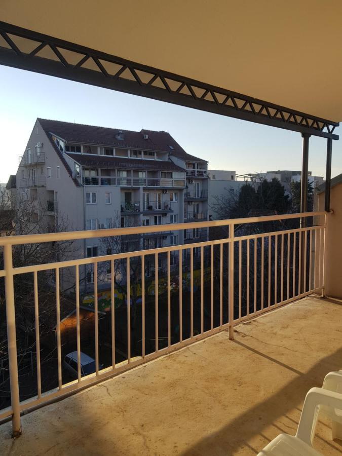Rajiceva 5- Apartman Sa Prostranom Terasom I Garaznim Mestom Kragujevac Exterior photo