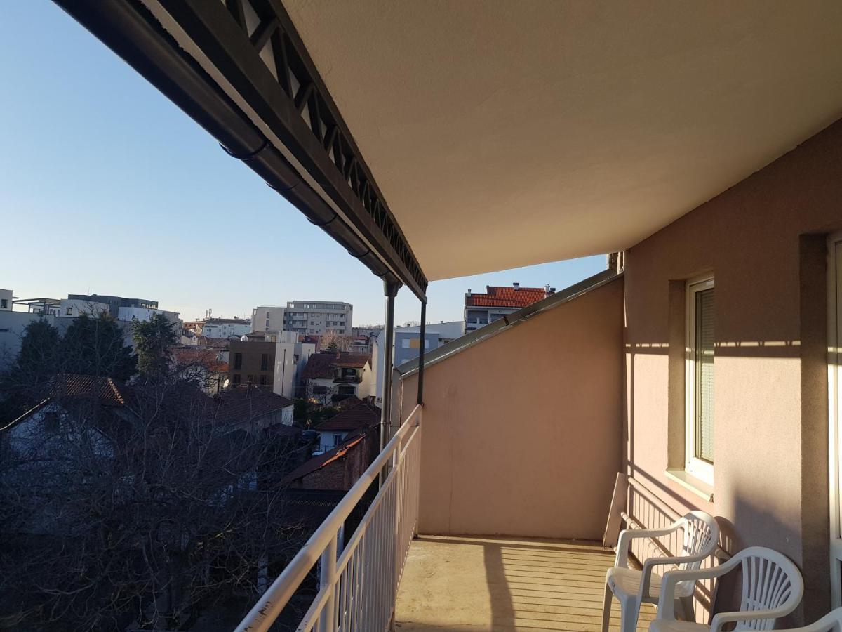 Rajiceva 5- Apartman Sa Prostranom Terasom I Garaznim Mestom Kragujevac Exterior photo