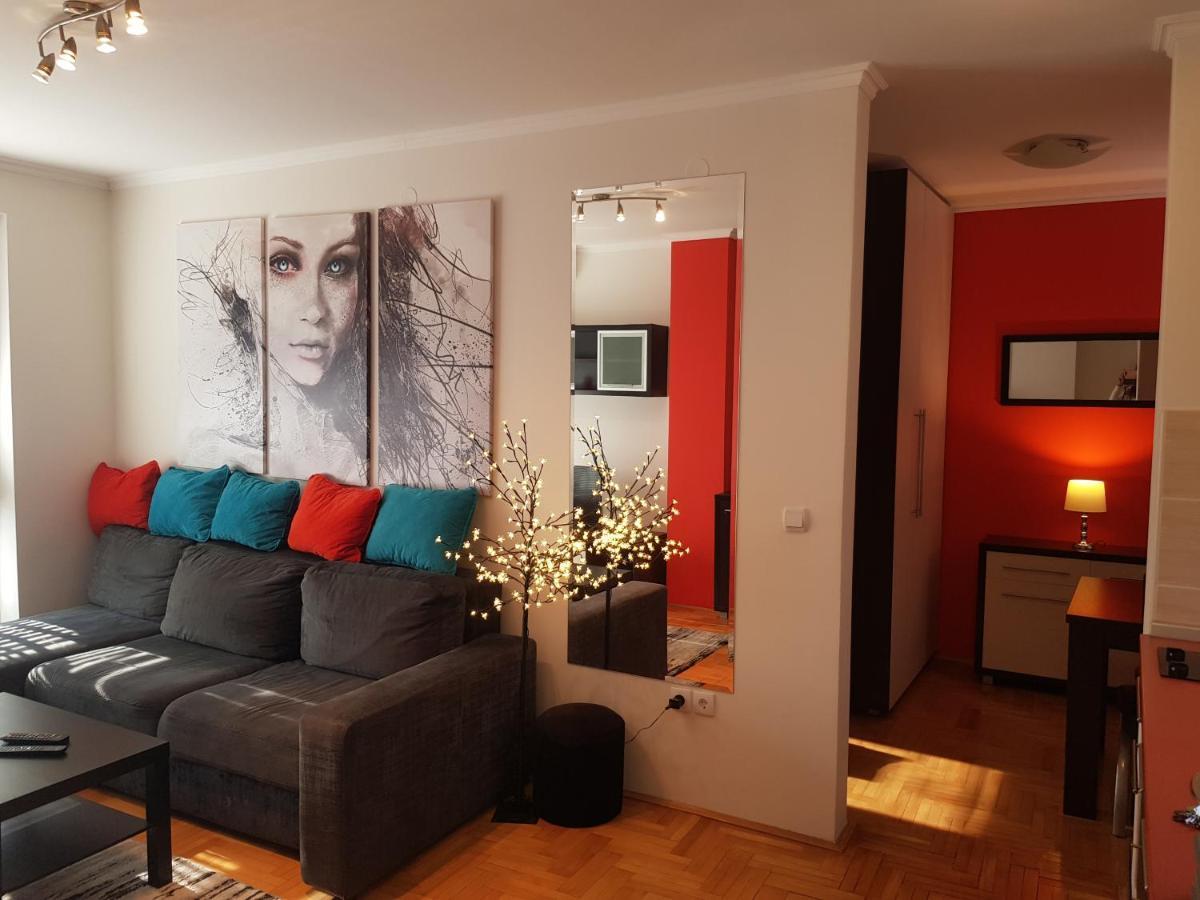 Rajiceva 5- Apartman Sa Prostranom Terasom I Garaznim Mestom Kragujevac Exterior photo