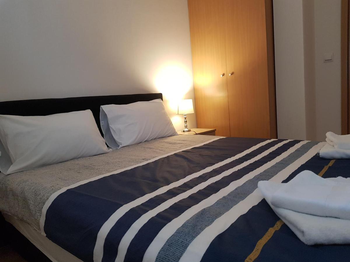 Rajiceva 5- Apartman Sa Prostranom Terasom I Garaznim Mestom Kragujevac Exterior photo